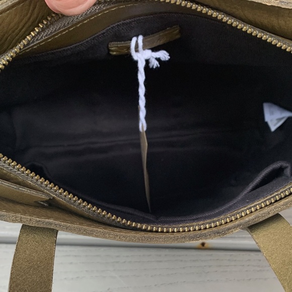 Madewell Zip-Top Transport Crossbody Bag with Stripe - Picture 8 of 11